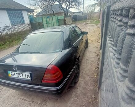 Чорний Мерседес 280, об'ємом двигуна 2.8 л та пробігом 340 тис. км за 1300 $, фото 3 на Automoto.ua