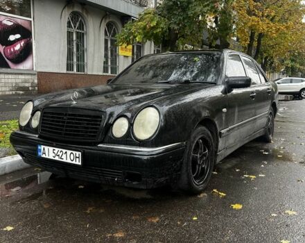 Чорний Мерседес 280, об'ємом двигуна 2.8 л та пробігом 3 тис. км за 2950 $, фото 1 на Automoto.ua