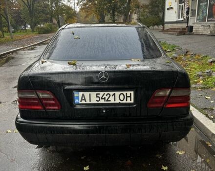 Чорний Мерседес 280, об'ємом двигуна 2.8 л та пробігом 3 тис. км за 2950 $, фото 2 на Automoto.ua