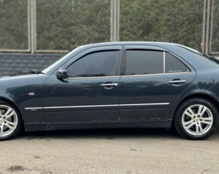 Чорний Мерседес 280, об'ємом двигуна 2.8 л та пробігом 300 тис. км за 1800 $, фото 2 на Automoto.ua