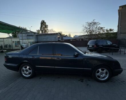 Черный Мерседес 280, объемом двигателя 2.8 л и пробегом 490 тыс. км за 3700 $, фото 1 на Automoto.ua