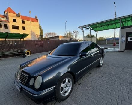 Черный Мерседес 280, объемом двигателя 2.8 л и пробегом 490 тыс. км за 3700 $, фото 5 на Automoto.ua