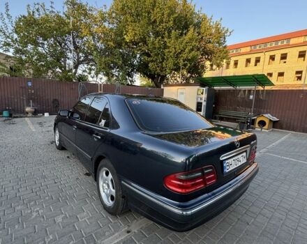 Черный Мерседес 280, объемом двигателя 2.8 л и пробегом 490 тыс. км за 3700 $, фото 3 на Automoto.ua