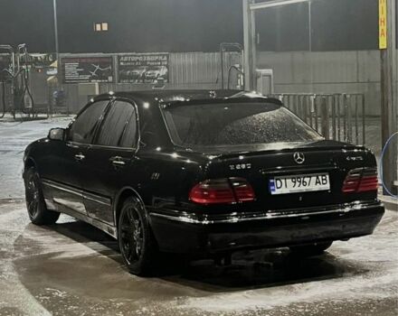 Черный Мерседес 280, объемом двигателя 2.8 л и пробегом 370 тыс. км за 4400 $, фото 2 на Automoto.ua