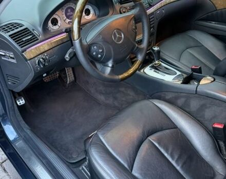 Черный Мерседес 280, объемом двигателя 3.2 л и пробегом 401 тыс. км за 11000 $, фото 9 на Automoto.ua