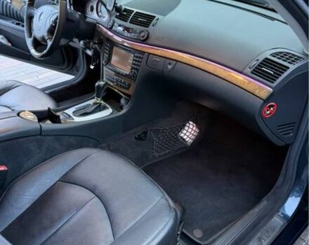 Черный Мерседес 280, объемом двигателя 3.2 л и пробегом 401 тыс. км за 11000 $, фото 10 на Automoto.ua