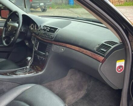 Черный Мерседес 280, объемом двигателя 3 л и пробегом 120 тыс. км за 4600 $, фото 6 на Automoto.ua