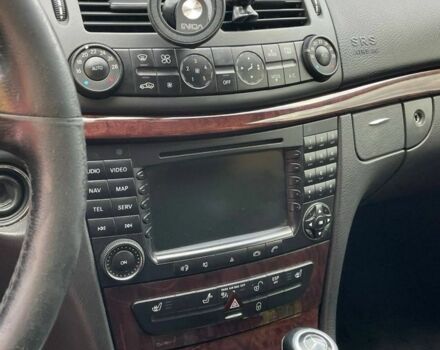 Черный Мерседес 280, объемом двигателя 3 л и пробегом 120 тыс. км за 4600 $, фото 5 на Automoto.ua