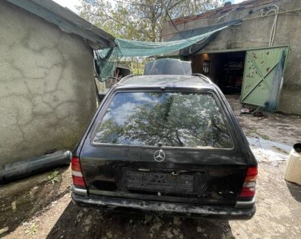 Чорний Мерседес 280, об'ємом двигуна 2.8 л та пробігом 300 тис. км за 1100 $, фото 1 на Automoto.ua