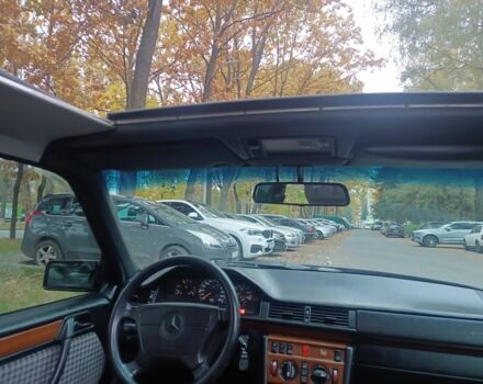 Чорний Мерседес 280, об'ємом двигуна 2.8 л та пробігом 270 тис. км за 4000 $, фото 9 на Automoto.ua