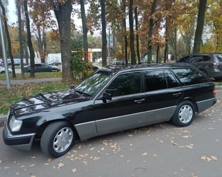 Чорний Мерседес 280, об'ємом двигуна 2.8 л та пробігом 270 тис. км за 4000 $, фото 2 на Automoto.ua