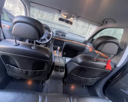 Черный Мерседес 280, объемом двигателя 2.7 л и пробегом 350 тыс. км за 7700 $, фото 3 на Automoto.ua