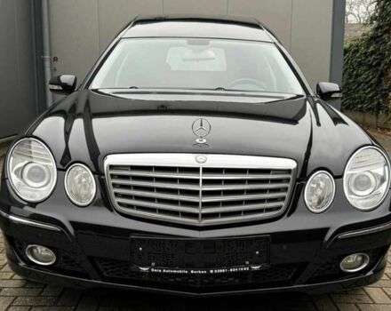 Черный Мерседес 280, объемом двигателя 2.8 л и пробегом 232 тыс. км за 25718 $, фото 1 на Automoto.ua