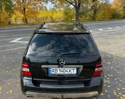 Черный Мерседес 280, объемом двигателя 3 л и пробегом 306 тыс. км за 11500 $, фото 6 на Automoto.ua