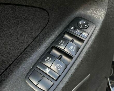 Черный Мерседес 280, объемом двигателя 3 л и пробегом 306 тыс. км за 11500 $, фото 13 на Automoto.ua