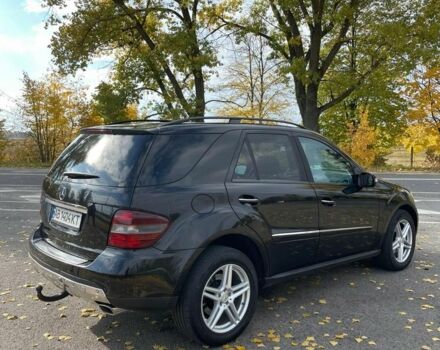 Черный Мерседес 280, объемом двигателя 3 л и пробегом 306 тыс. км за 11500 $, фото 5 на Automoto.ua