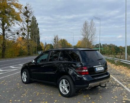 Черный Мерседес 280, объемом двигателя 3 л и пробегом 306 тыс. км за 11500 $, фото 3 на Automoto.ua