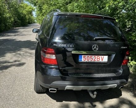 Черный Мерседес 280, объемом двигателя 3 л и пробегом 260 тыс. км за 8500 $, фото 6 на Automoto.ua