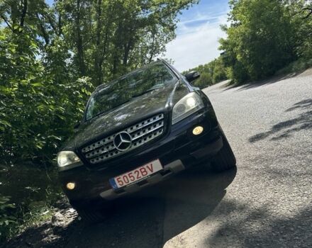 Черный Мерседес 280, объемом двигателя 3 л и пробегом 260 тыс. км за 8500 $, фото 4 на Automoto.ua