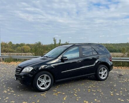 Черный Мерседес 280, объемом двигателя 3 л и пробегом 306 тыс. км за 11500 $, фото 2 на Automoto.ua