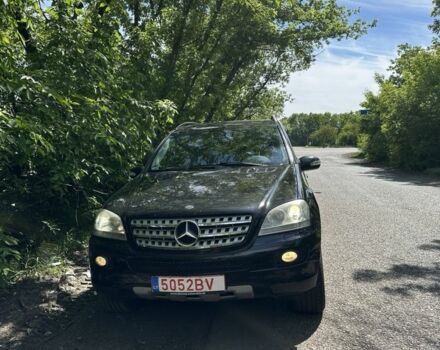 Черный Мерседес 280, объемом двигателя 3 л и пробегом 260 тыс. км за 8500 $, фото 2 на Automoto.ua