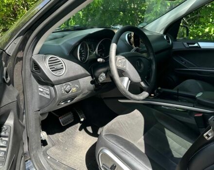 Черный Мерседес 280, объемом двигателя 3 л и пробегом 265 тыс. км за 8500 $, фото 6 на Automoto.ua