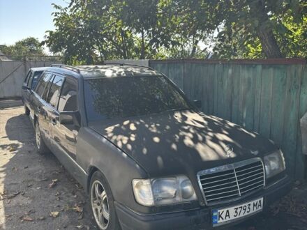 Чорний Мерседес 280, об'ємом двигуна 2.8 л та пробігом 400 тис. км за 1800 $, фото 1 на Automoto.ua