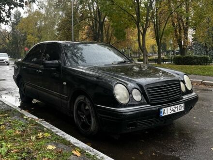 Чорний Мерседес 280, об'ємом двигуна 2.8 л та пробігом 3 тис. км за 2950 $, фото 1 на Automoto.ua