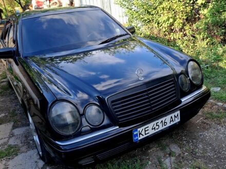 Чорний Мерседес 280, об'ємом двигуна 2.8 л та пробігом 530 тис. км за 3500 $, фото 1 на Automoto.ua