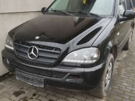 Чорний Мерседес 280, об'ємом двигуна 2.7 л та пробігом 400 тис. км за 4300 $, фото 1 на Automoto.ua