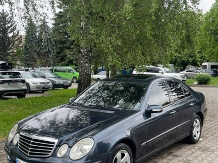 Черный Мерседес 280, объемом двигателя 2.7 л и пробегом 520 тыс. км за 3200 $, фото 1 на Automoto.ua