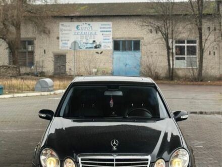 Черный Мерседес 280, объемом двигателя 3 л и пробегом 330 тыс. км за 4300 $, фото 1 на Automoto.ua