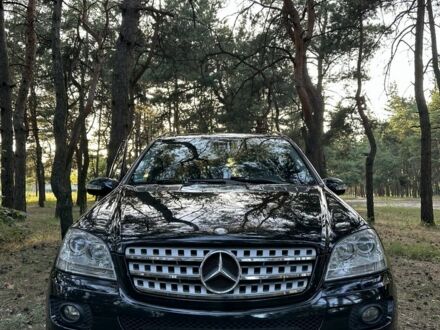 Черный Мерседес 280, объемом двигателя 3 л и пробегом 260 тыс. км за 8500 $, фото 1 на Automoto.ua