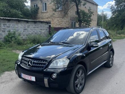 Черный Мерседес 280, объемом двигателя 3 л и пробегом 370 тыс. км за 7400 $, фото 1 на Automoto.ua