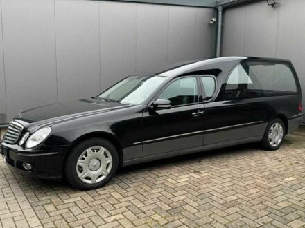 Черный Мерседес 280, объемом двигателя 2.8 л и пробегом 232 тыс. км за 25718 $, фото 1 на Automoto.ua