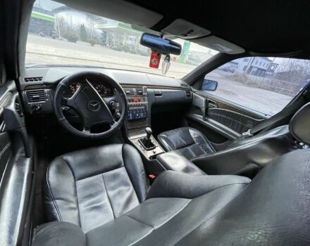 Фиолетовый Мерседес 280, объемом двигателя 2.8 л и пробегом 400 тыс. км за 2800 $, фото 9 на Automoto.ua