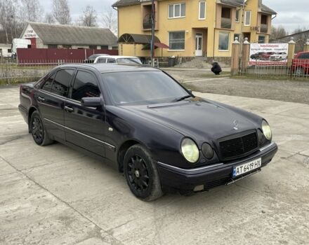 Фиолетовый Мерседес 280, объемом двигателя 2.8 л и пробегом 400 тыс. км за 2800 $, фото 1 на Automoto.ua