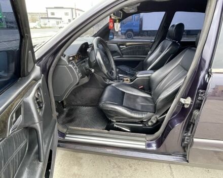 Фиолетовый Мерседес 280, объемом двигателя 2.8 л и пробегом 400 тыс. км за 2800 $, фото 10 на Automoto.ua