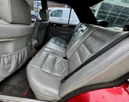 Красный Мерседес 280, объемом двигателя 2.8 л и пробегом 402 тыс. км за 3442 $, фото 1 на Automoto.ua