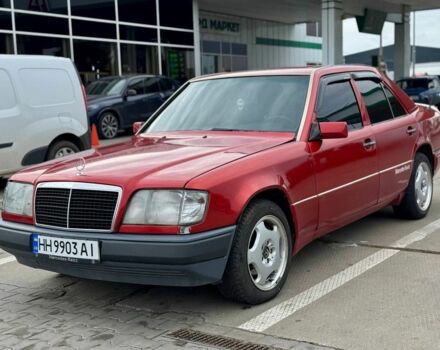 Красный Мерседес 280, объемом двигателя 2.8 л и пробегом 402 тыс. км за 3442 $, фото 6 на Automoto.ua