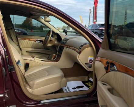 Красный Мерседес 280, объемом двигателя 3 л и пробегом 405 тыс. км за 7500 $, фото 17 на Automoto.ua