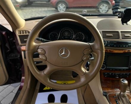 Красный Мерседес 280, объемом двигателя 3 л и пробегом 405 тыс. км за 7500 $, фото 9 на Automoto.ua