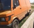 Жовтий Мерседес 280, об'ємом двигуна 2.4 л та пробігом 40 тис. км за 927 $, фото 3 на Automoto.ua