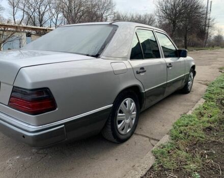 Серый Мерседес 280, объемом двигателя 3 л и пробегом 330 тыс. км за 1999 $, фото 4 на Automoto.ua