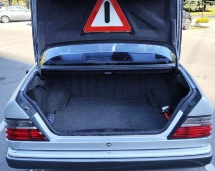 Серый Мерседес 280, объемом двигателя 2.8 л и пробегом 303 тыс. км за 4350 $, фото 22 на Automoto.ua