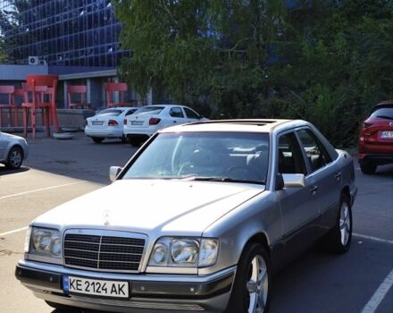 Серый Мерседес 280, объемом двигателя 2.8 л и пробегом 303 тыс. км за 4350 $, фото 2 на Automoto.ua