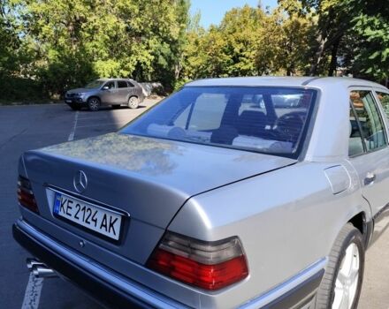 Серый Мерседес 280, объемом двигателя 2.8 л и пробегом 303 тыс. км за 4350 $, фото 8 на Automoto.ua