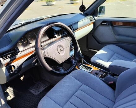 Серый Мерседес 280, объемом двигателя 2.8 л и пробегом 303 тыс. км за 4350 $, фото 20 на Automoto.ua