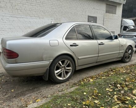 Серый Мерседес 280, объемом двигателя 2.8 л и пробегом 300 тыс. км за 1700 $, фото 2 на Automoto.ua