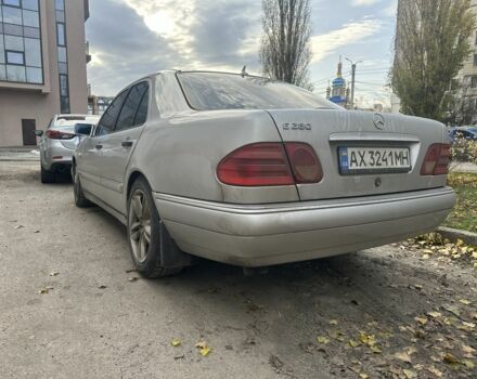 Серый Мерседес 280, объемом двигателя 2.8 л и пробегом 300 тыс. км за 1700 $, фото 4 на Automoto.ua